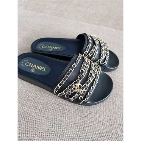 chanel slides black